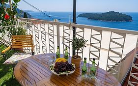 Apartments And Room Lora